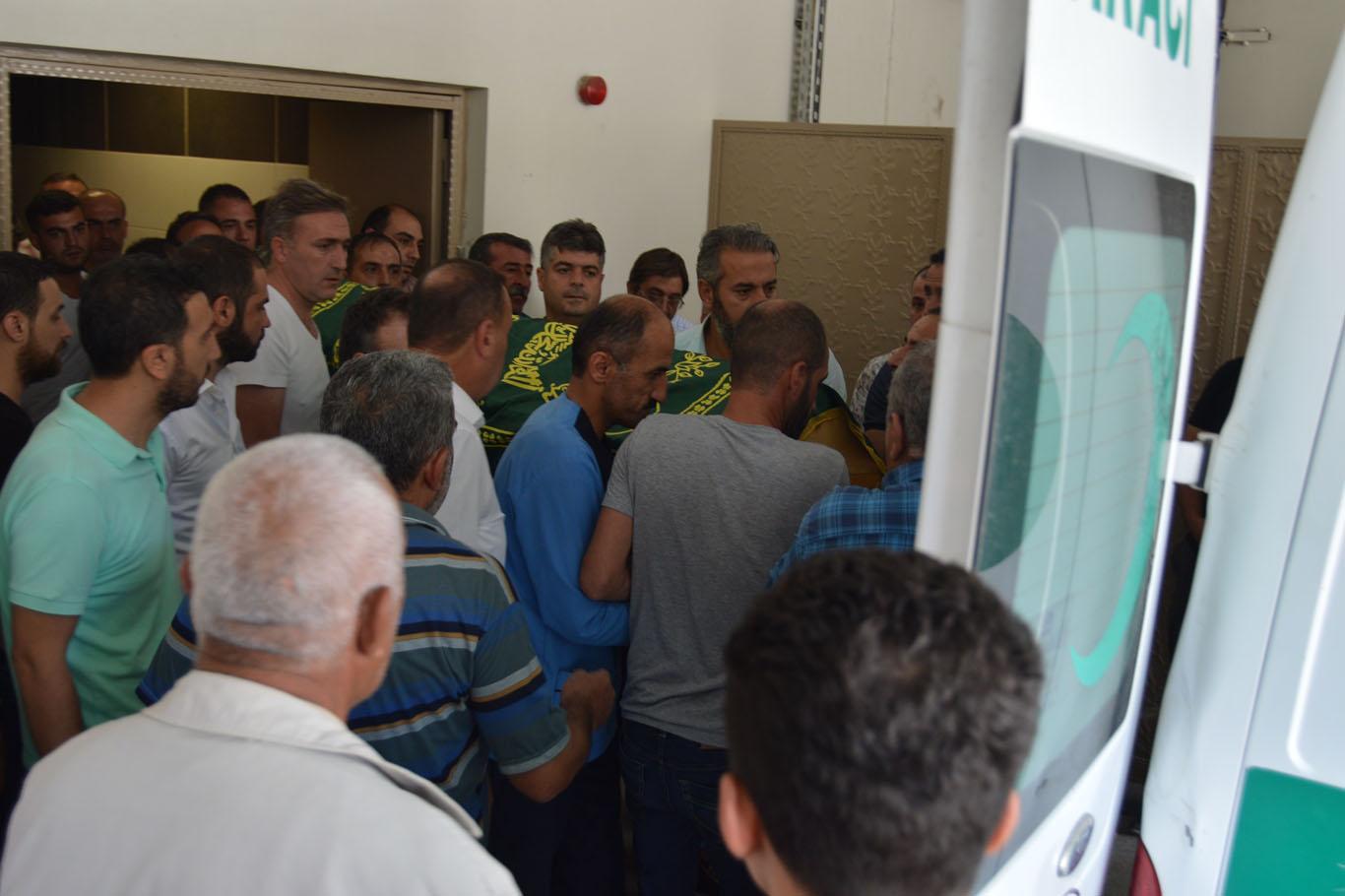 Aile içi tartışma kanlı bitti: Bir ölü Aile içi tartışma kanlı bitti: Bir ölü